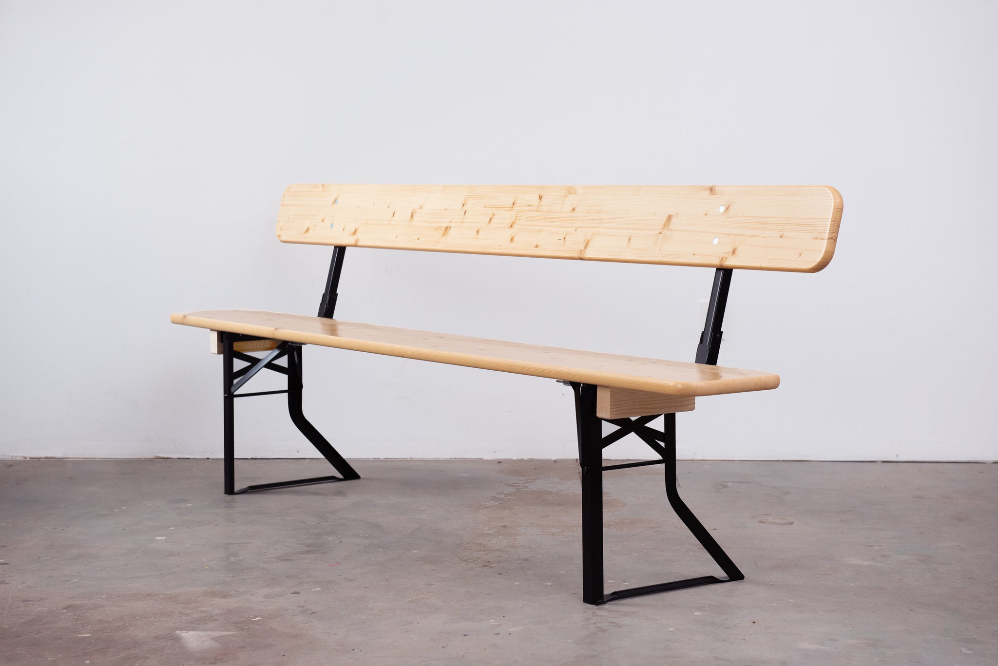 ÉDITION LIMITÉE – La Hannelore, un banc avec dossier – Canada Beergarden ÉDITION LIMITÉE – La Hannelore, un banc avec dossier – Canada Beergarden