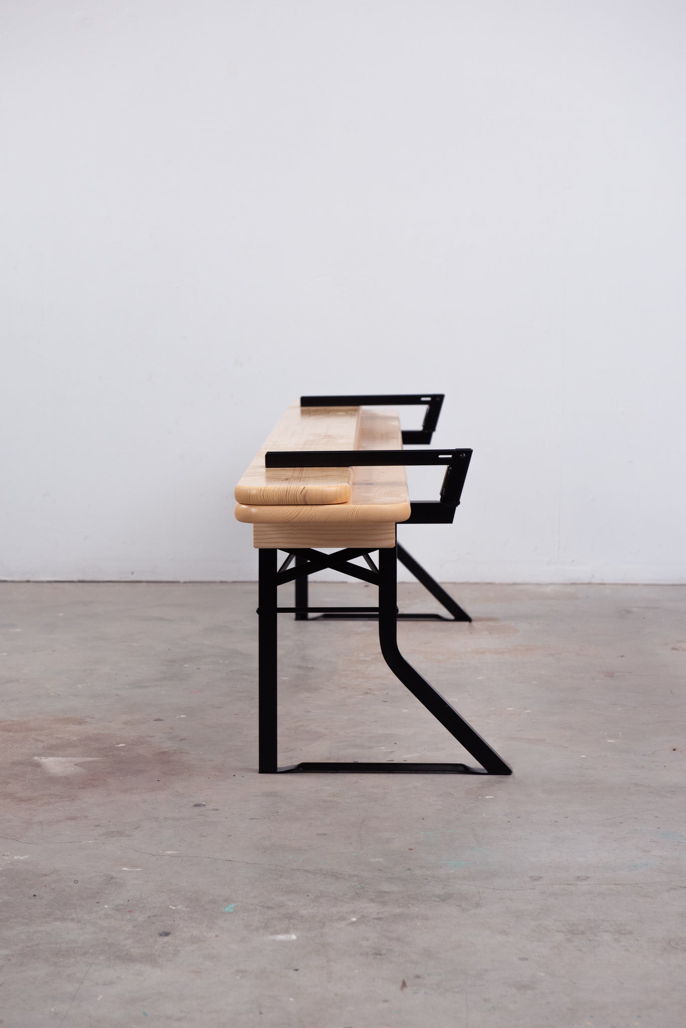 ÉDITION LIMITÉE – La Hannelore, un banc avec dossier – Canada Beergarden ÉDITION LIMITÉE – La Hannelore, un banc avec dossier – Canada Beergarden